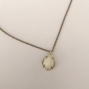 Kendra Scott necklace